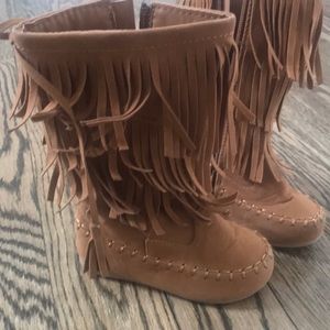Fringe boots